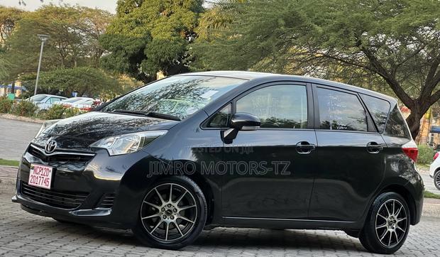 Toyota Ractis 2011 Black