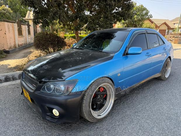 Toyota Altezza 2000 Blue
