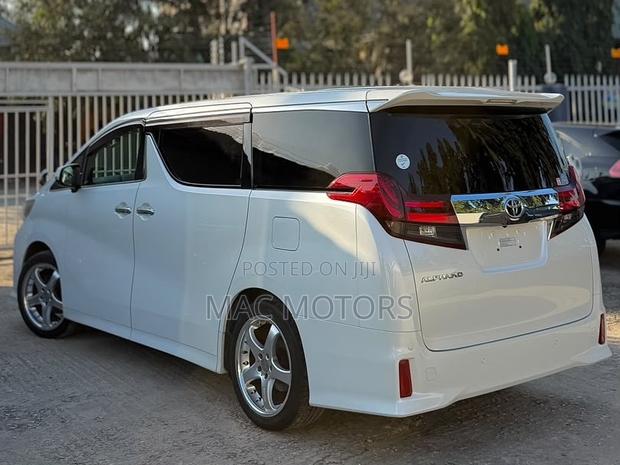 Toyota Alphard 2017 White