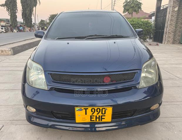 Toyota IST 2002 Blue