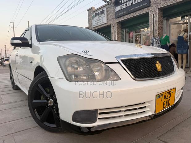 Toyota Crown 2007 White