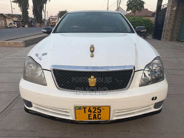 Toyota Crown 2007 White