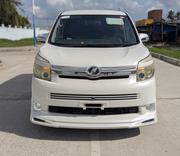Toyota Voxy 2009 Pearl for sale