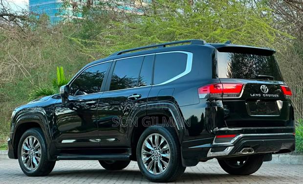 Toyota Land Cruiser 2023 Black