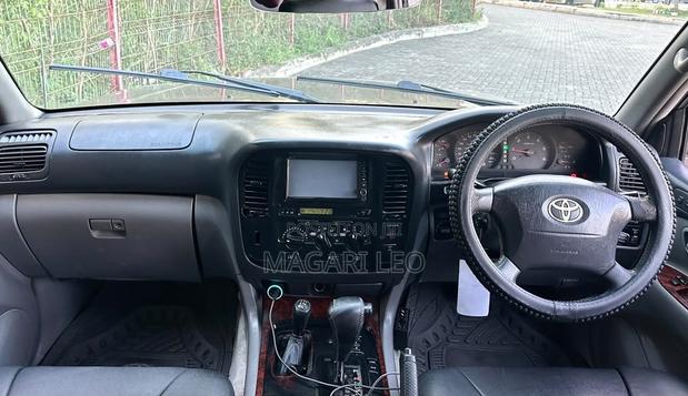 Toyota Land Cruiser 79 Series 2001 Gray