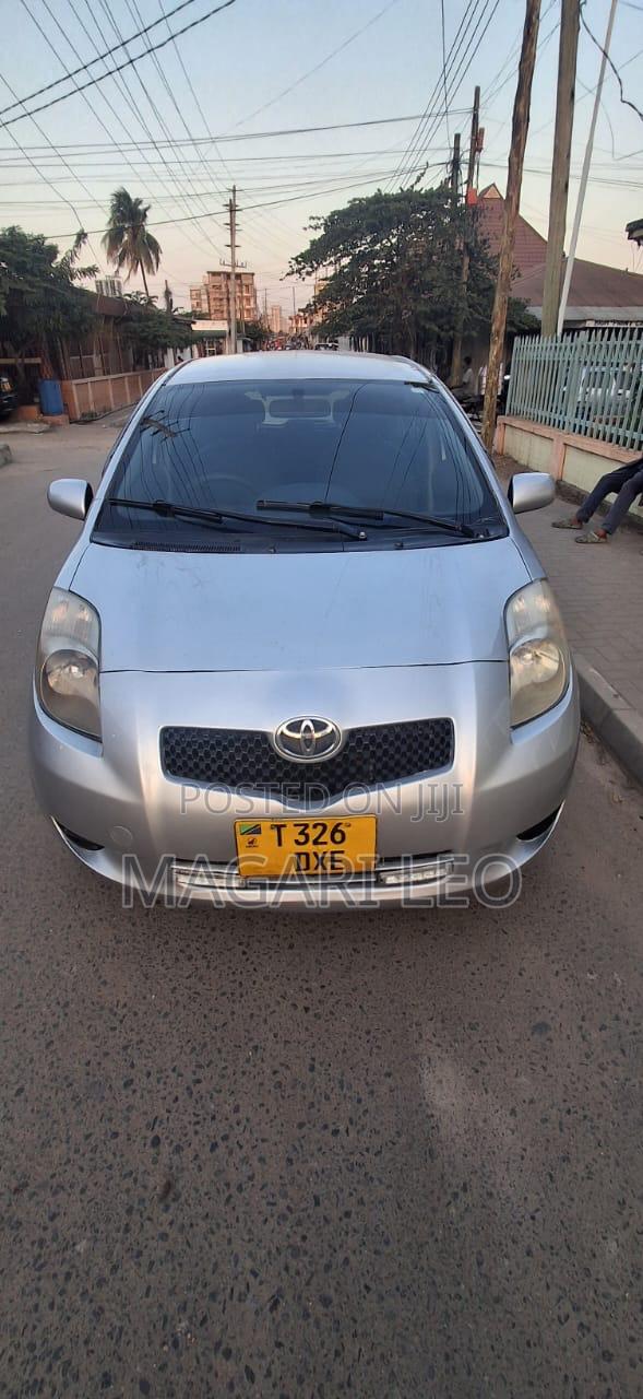 Toyota Vitz 1.5 FWD 5dr 2006 Silver