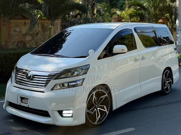 Toyota Vellfire V 2.4 FWD 7-Seater 2010 White