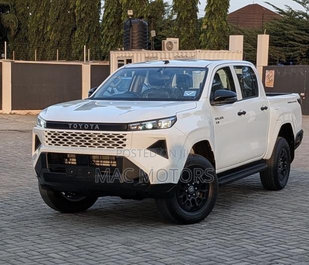 New Toyota Hilux 2026 White