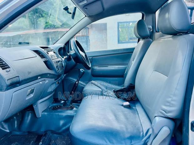 Toyota Hilux 2009 Silver