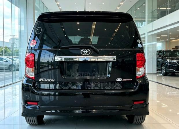 Toyota Corolla Rumion 2008 Black