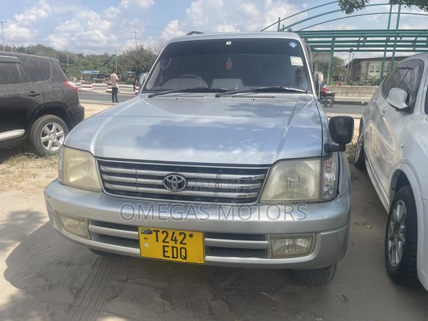 Toyota Land Cruiser Prado 2002 Silver