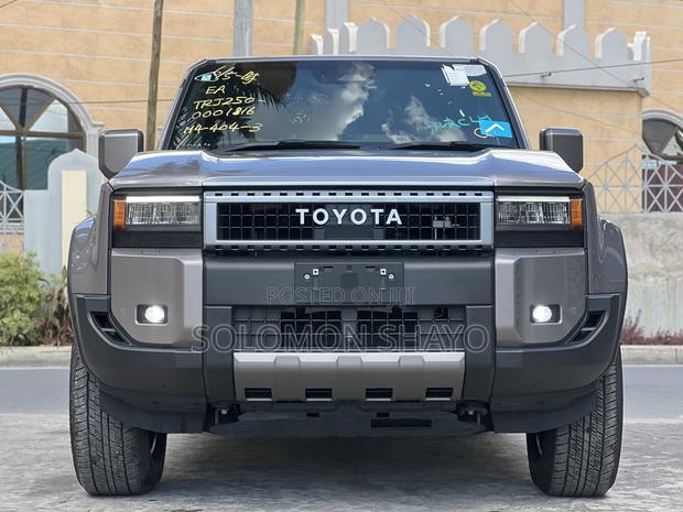 Toyota Land Cruiser Prado 2.7 2024 Gray