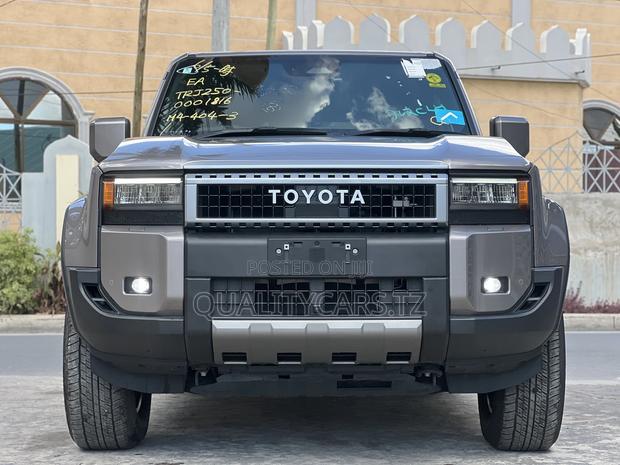 Toyota Land Cruiser Prado 2.7 2024 Gray