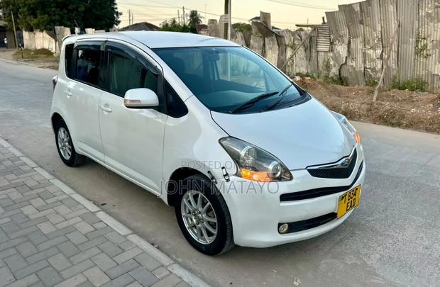 Toyota Ractis 2008 White