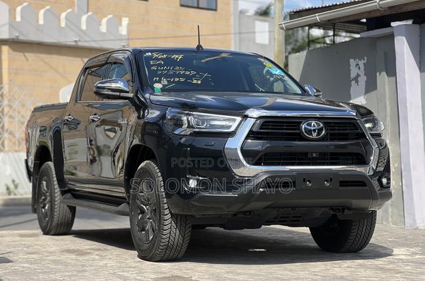 Toyota Hilux 2024 Black