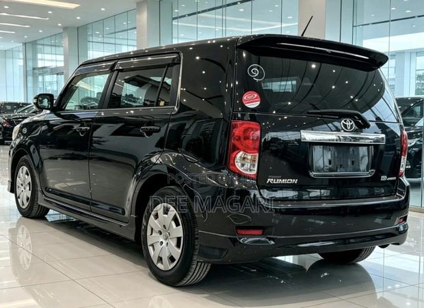 Toyota Corolla Rumion 2008 Black