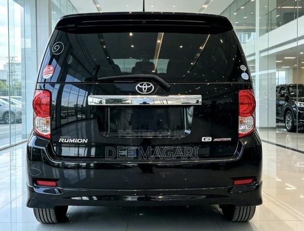 Toyota Corolla Rumion 2008 Black