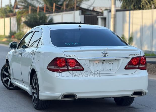 Toyota Crown 2008 White