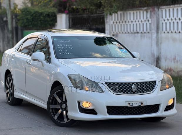 Toyota Crown 2008 White