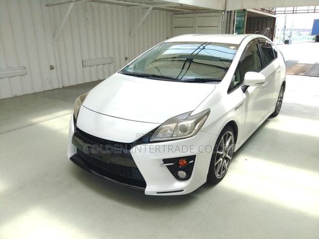 Toyota Prius Four 2013 White