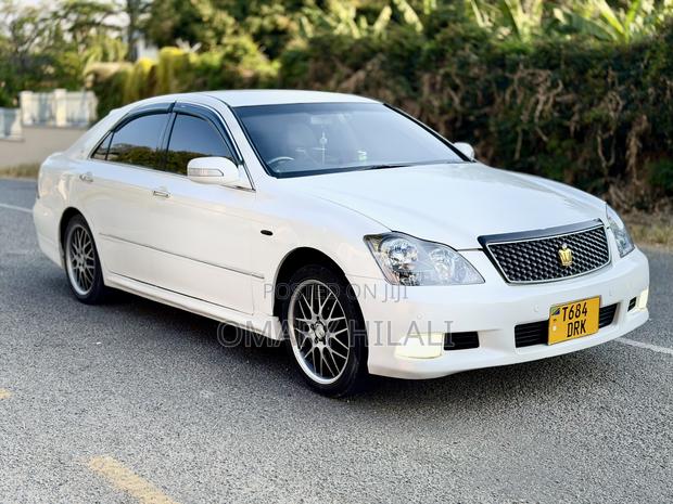 Toyota Crown 2006 Pearl