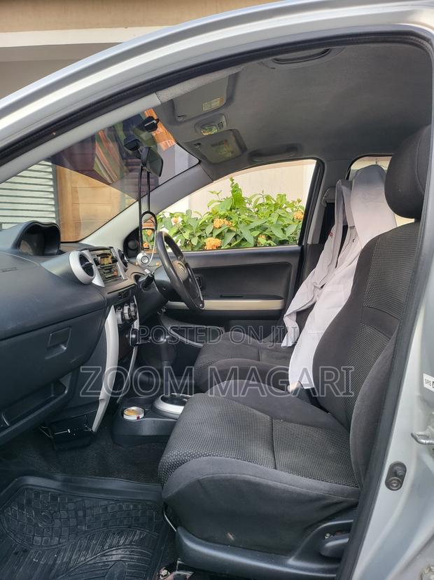 Toyota IST 2004 Silver