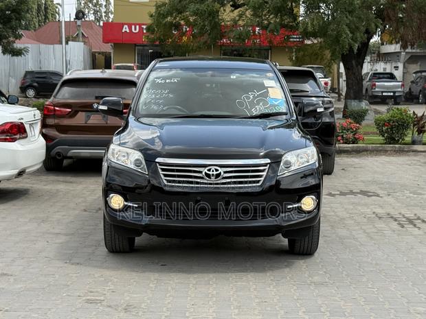 Toyota Vanguard 2010 Black