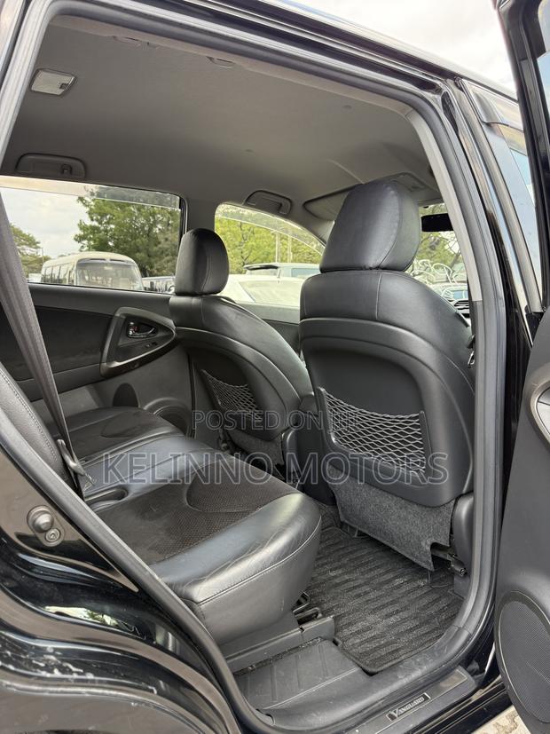 Toyota Vanguard 2010 Black