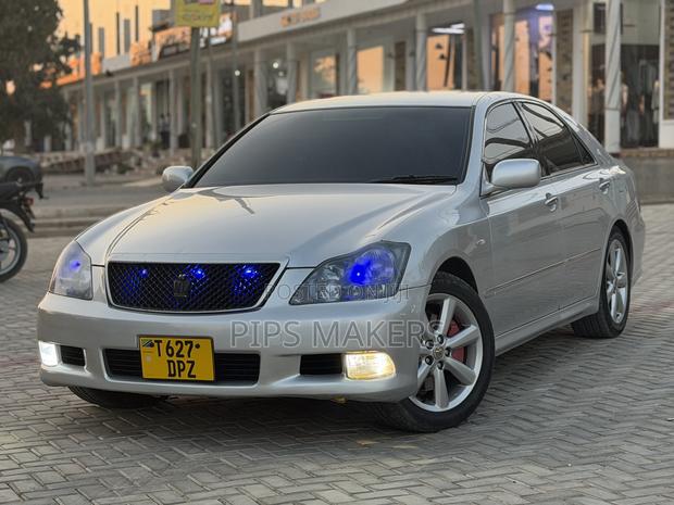 Toyota Crown 2004 Silver