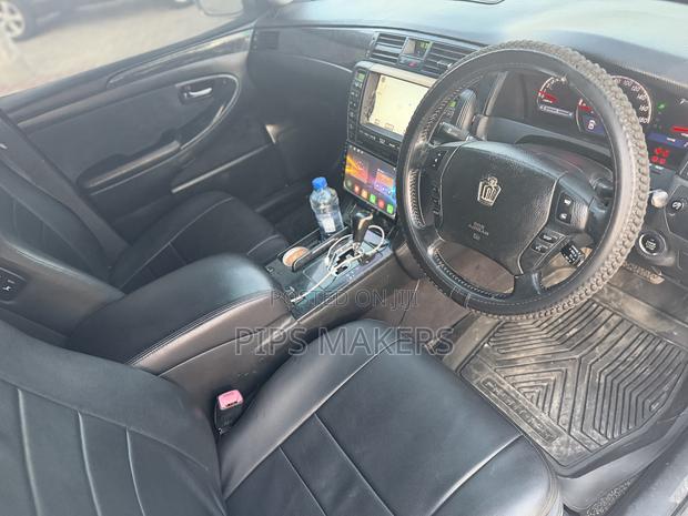 Toyota Crown 2004 Silver