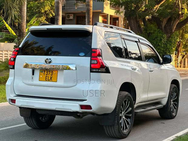 Toyota Land Cruiser Prado 2020 White