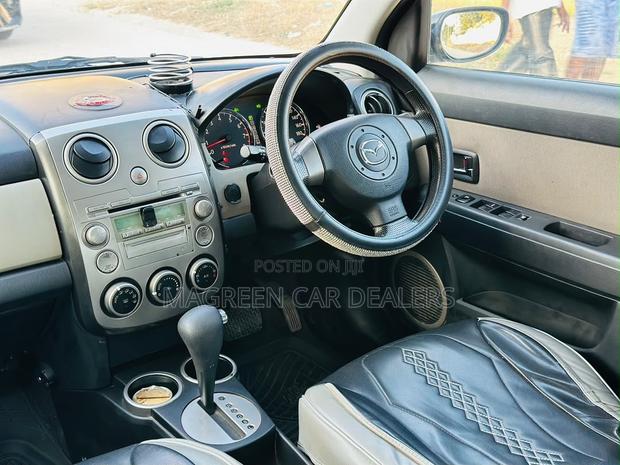 Mazda Verisa 2008 Black