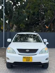 Toyota Harrier 2005 Off white for sale