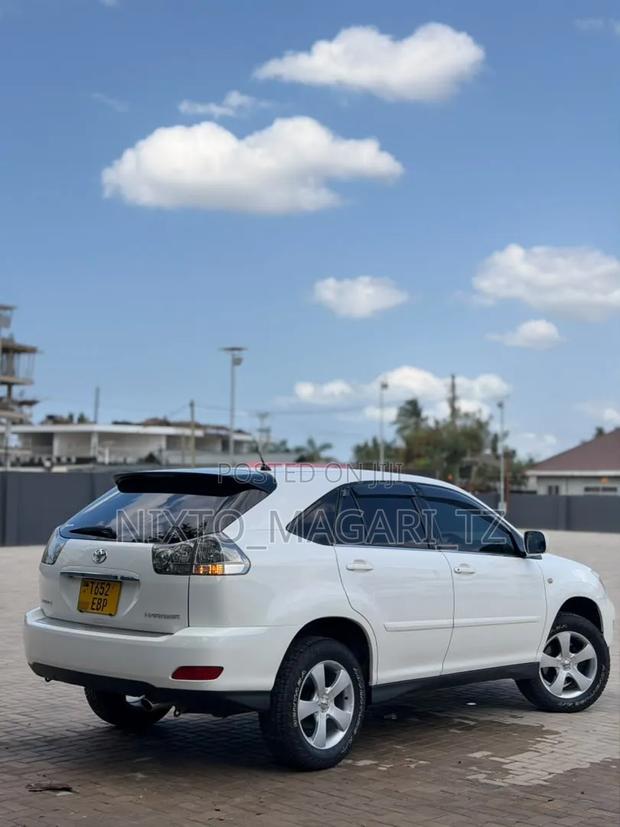 Toyota Harrier 2005 Off white