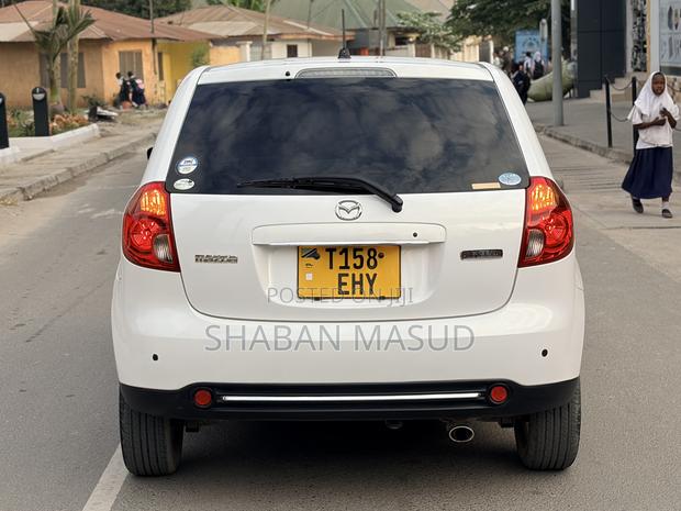 Mazda Verisa 2011 White