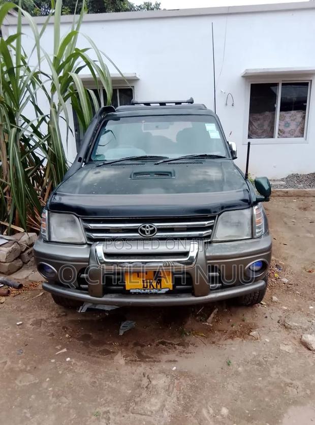 Toyota Land Cruiser Prado 2002 Green