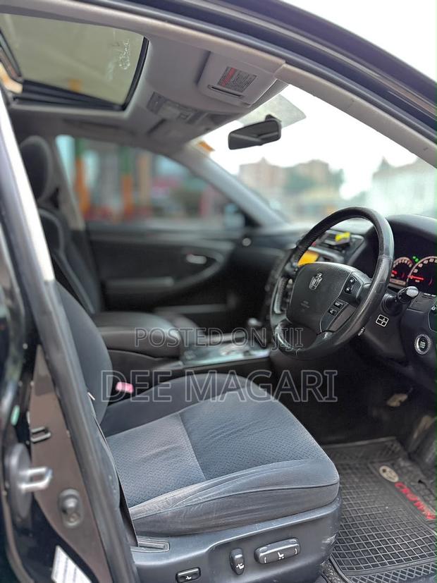 Toyota Crown 2006 Black