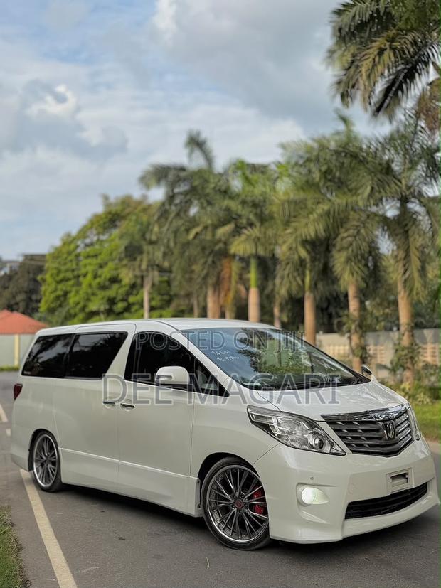 Toyota Alphard 2010 White