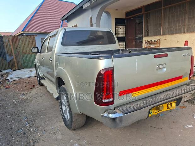 Toyota Hilux 2007 Silver