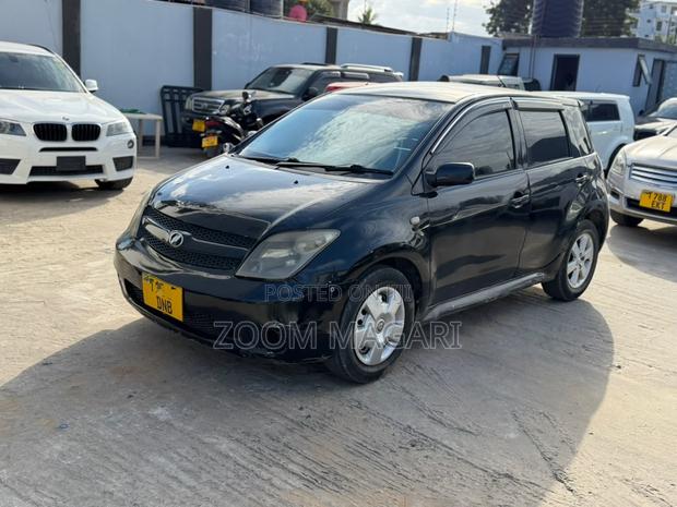 Toyota IST 2003 Black