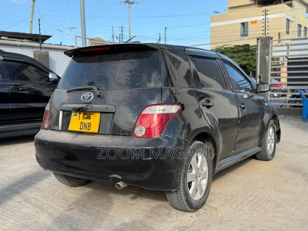 Toyota IST 2003 Black
