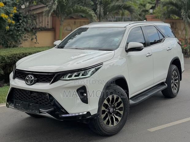 Toyota Fortuner 2019 White