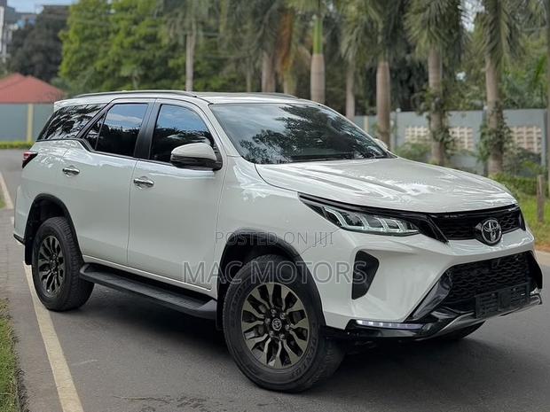 Toyota Fortuner 2019 White