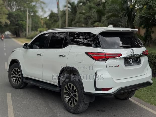 Toyota Fortuner 2019 White