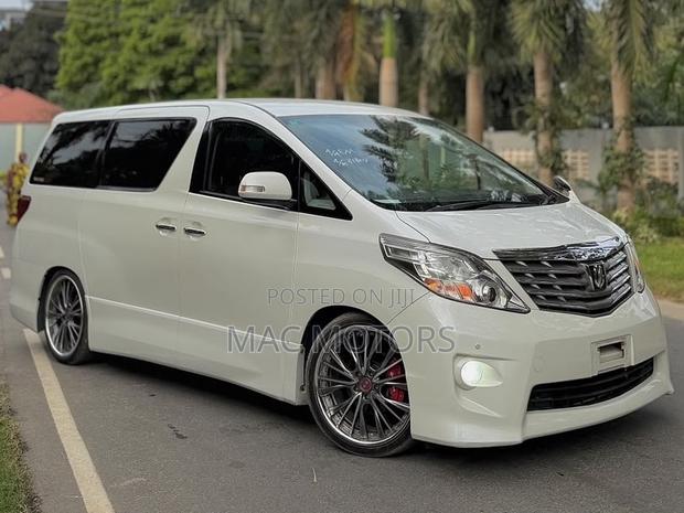Toyota Alphard 2010 White