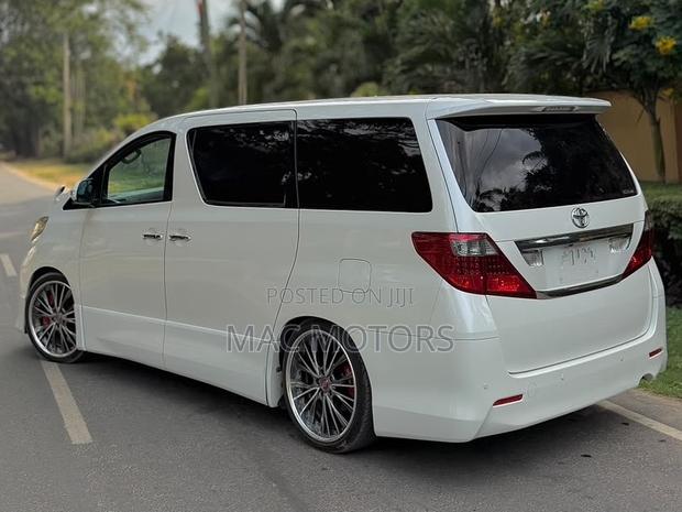 Toyota Alphard 2010 White