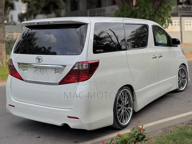 Toyota Alphard 2010 White