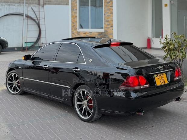Toyota Crown 2006 Black