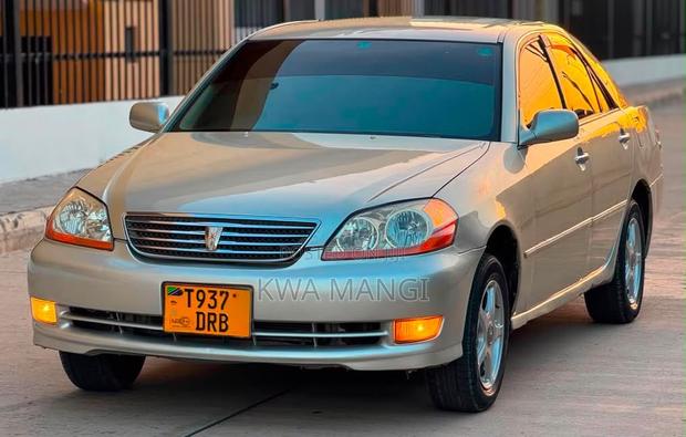 Toyota Mark II 2004 Silver
