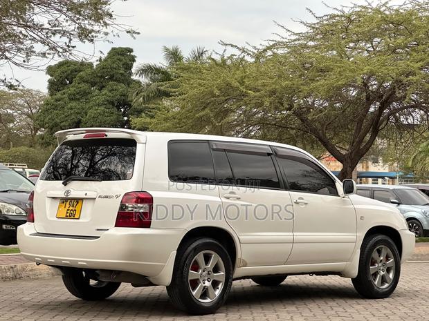 Toyota Kluger 2004 Pearl